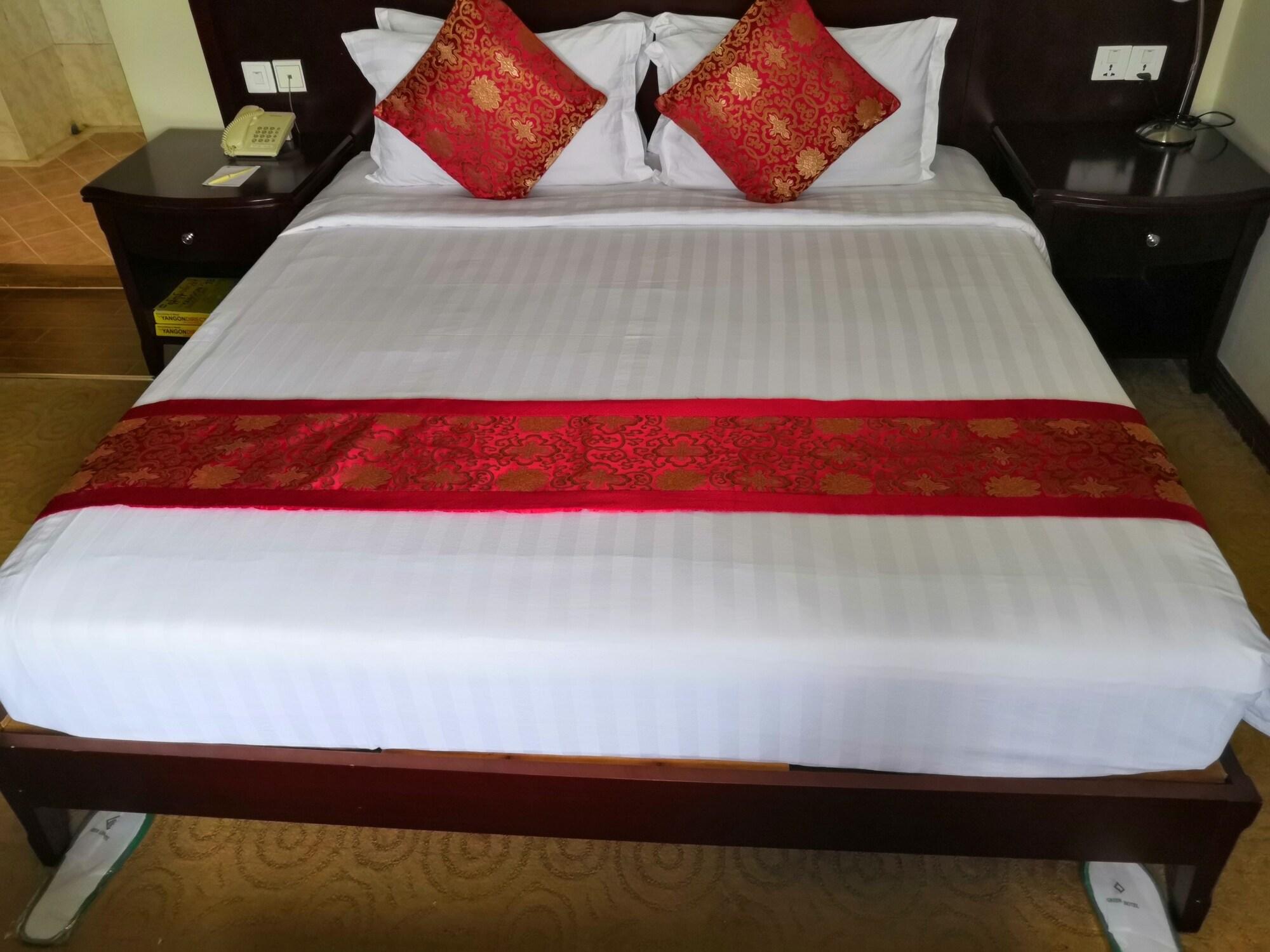 Green Leaf Hotel Yangon Exterior foto