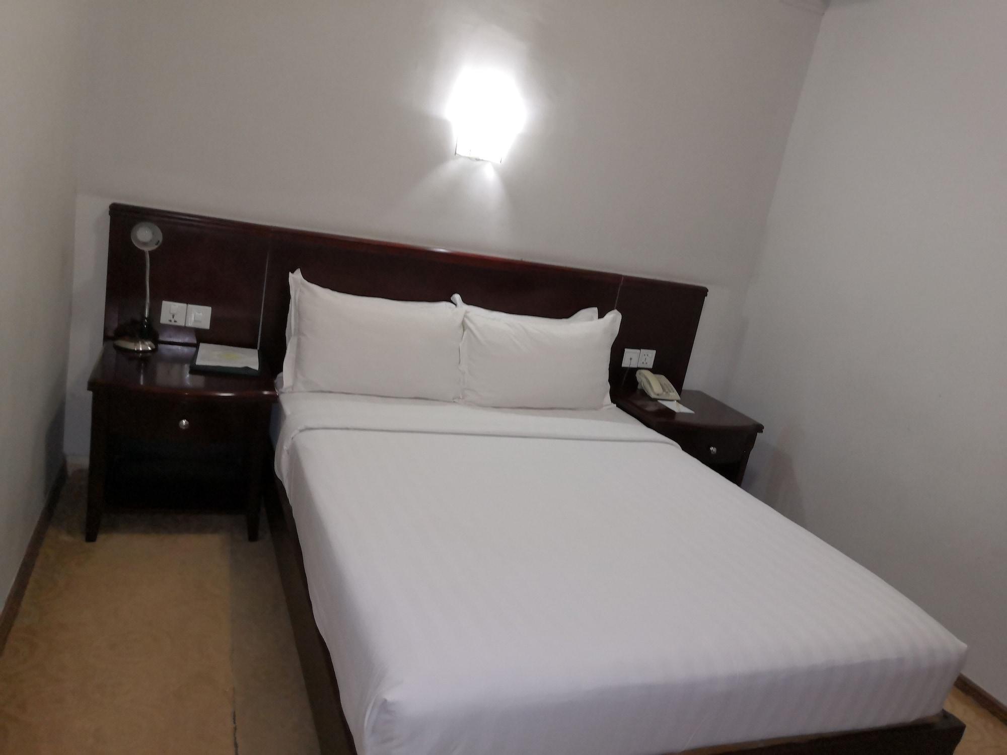 Green Leaf Hotel Yangon Exterior foto