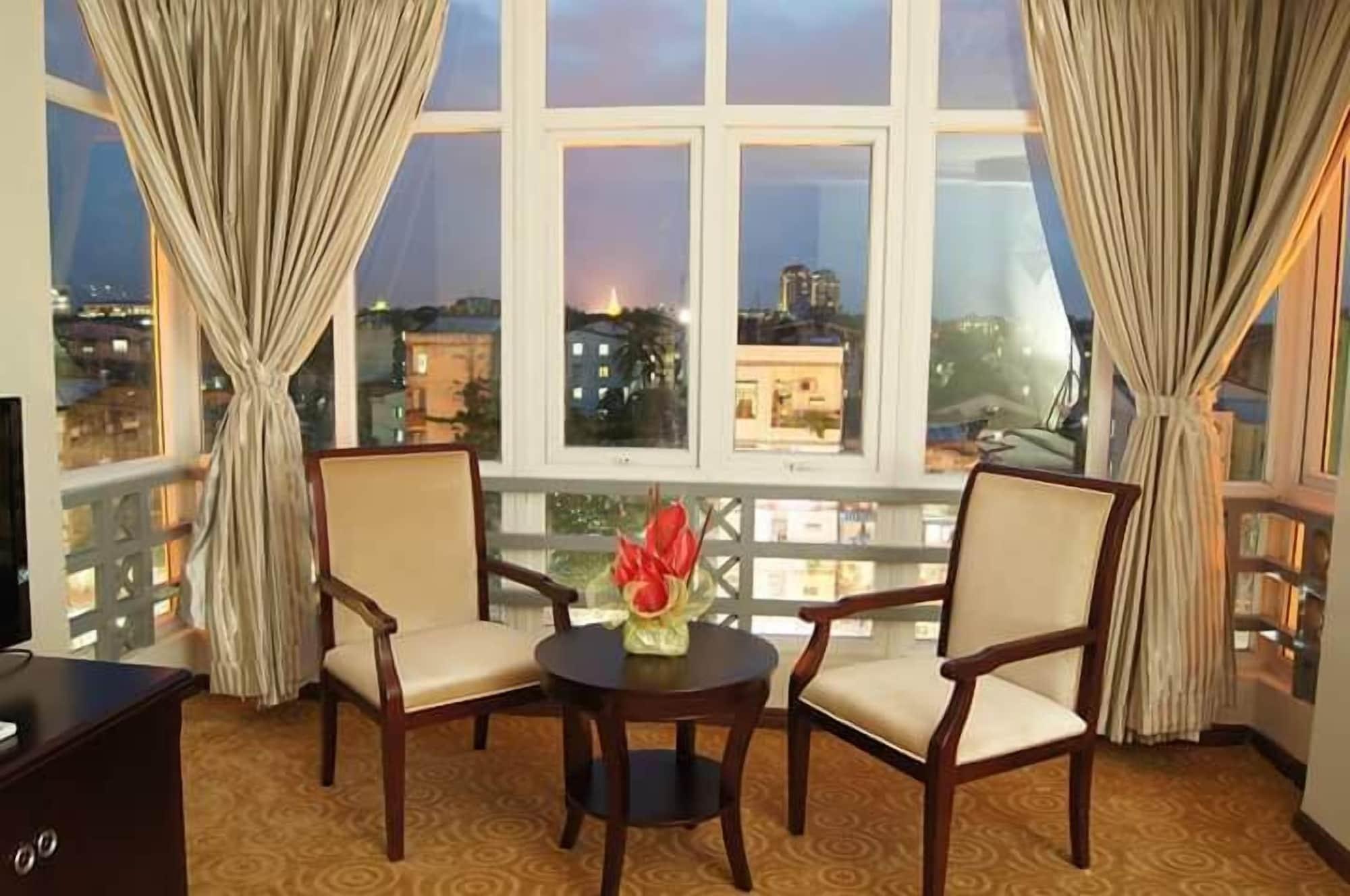 Green Leaf Hotel Yangon Exterior foto