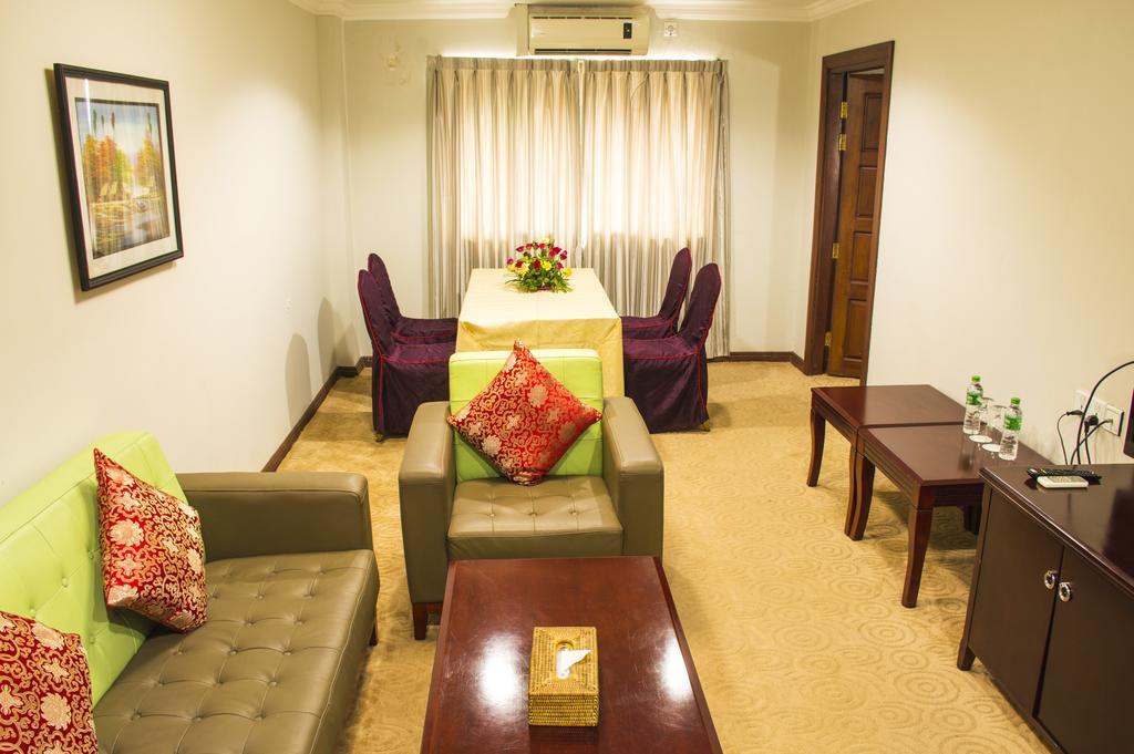 Green Leaf Hotel Yangon Exterior foto