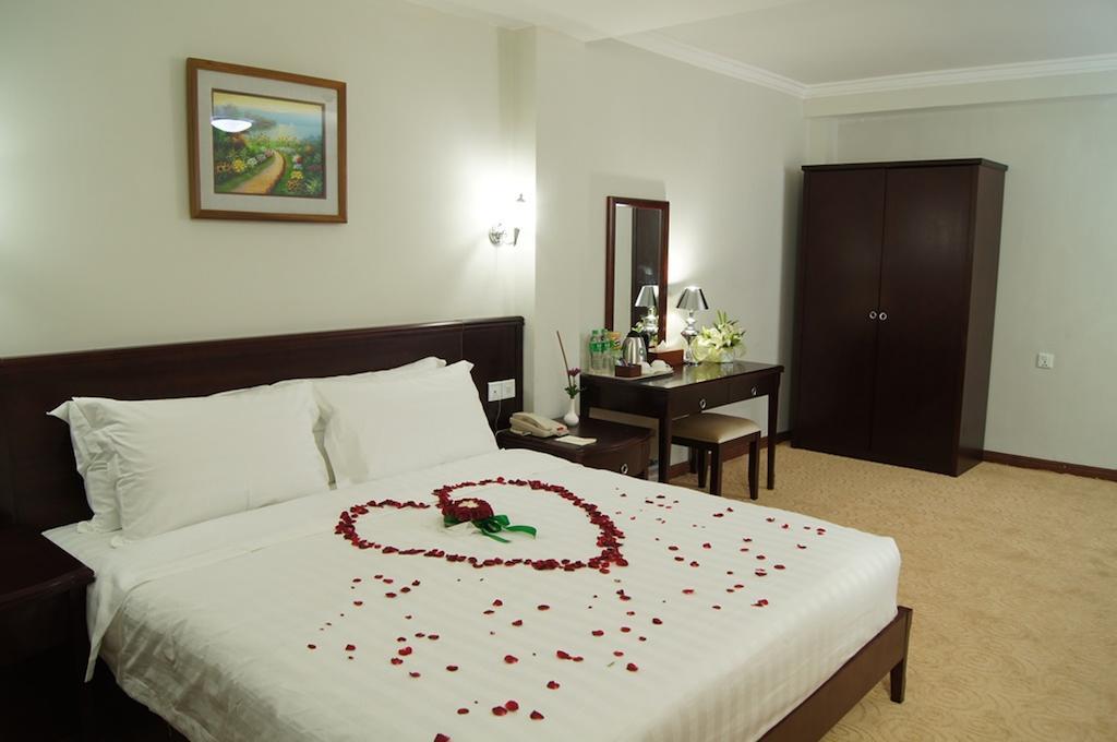 Green Leaf Hotel Yangon Exterior foto