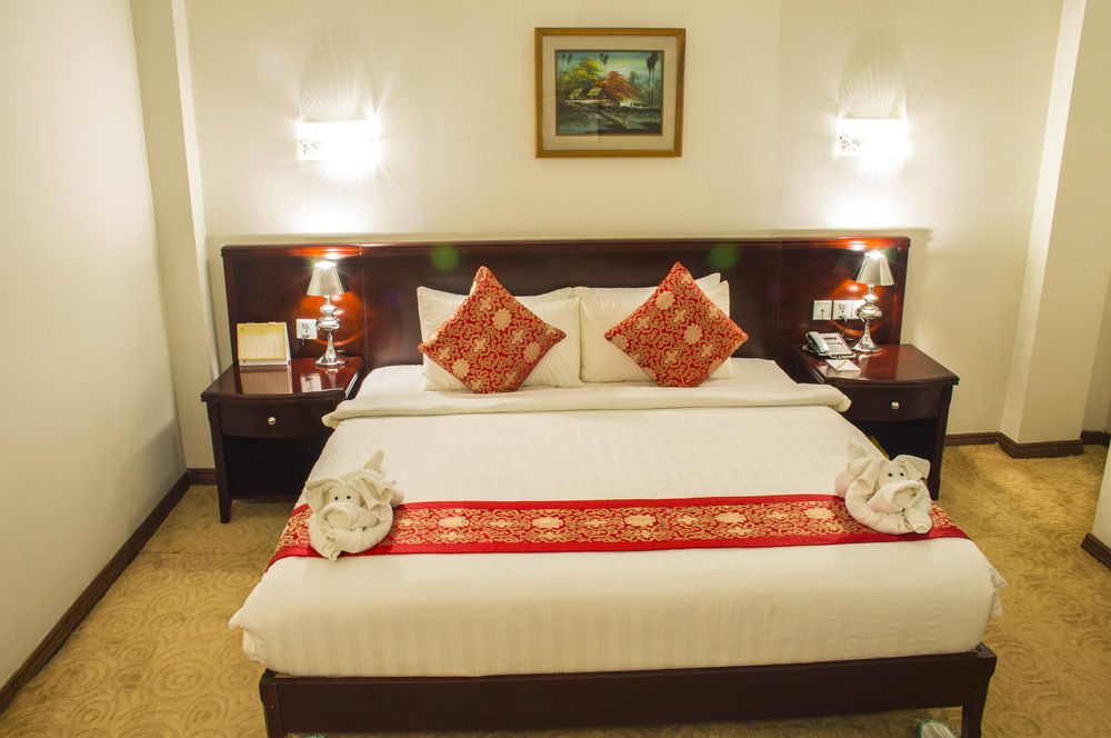 Green Leaf Hotel Yangon Exterior foto