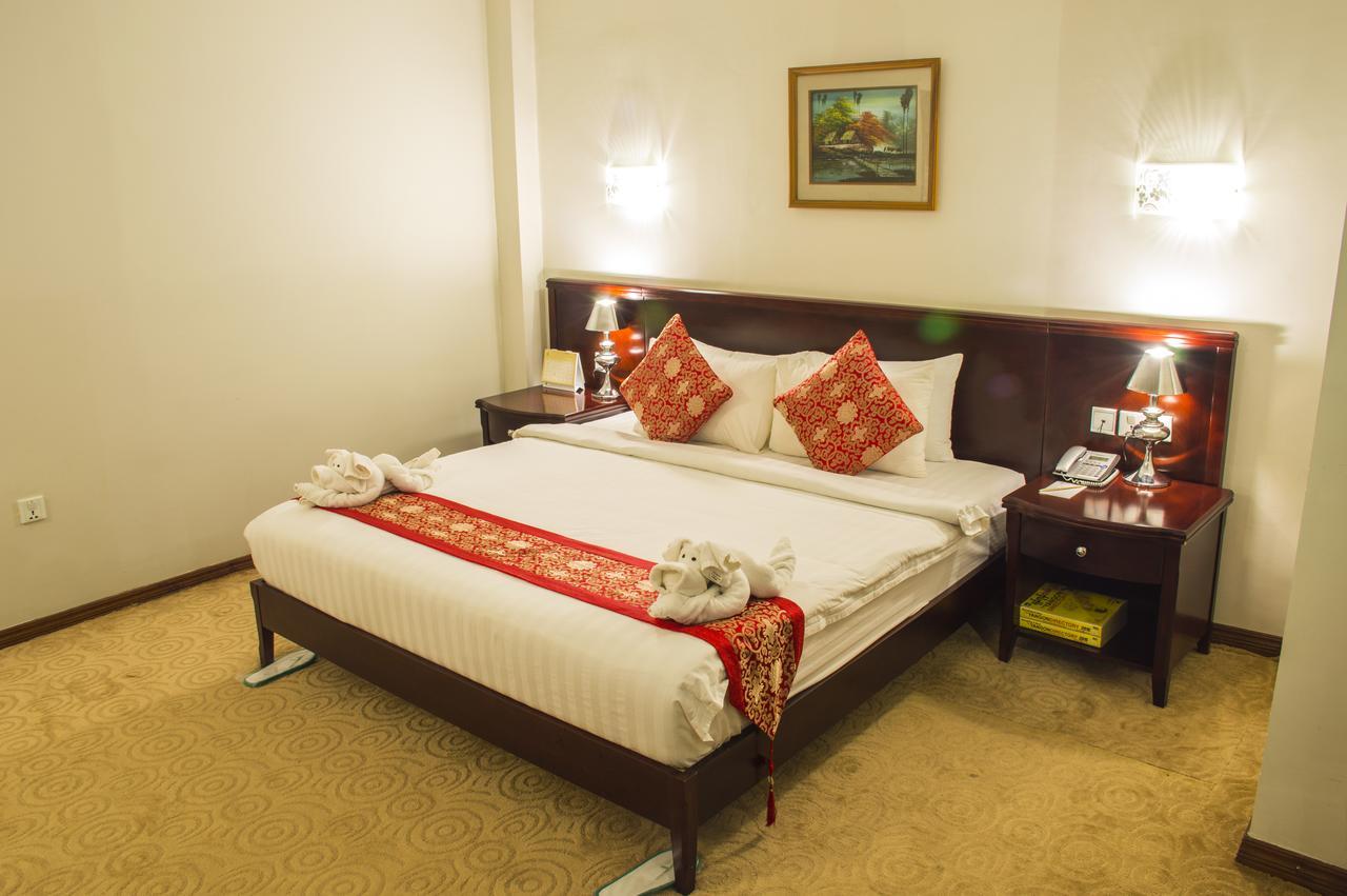 Green Leaf Hotel Yangon Exterior foto