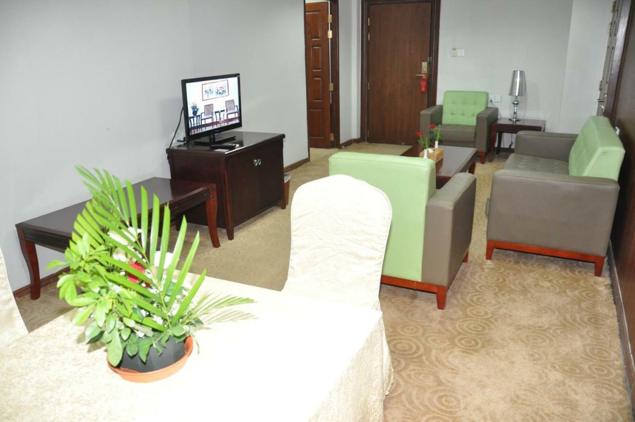 Green Leaf Hotel Yangon Exterior foto