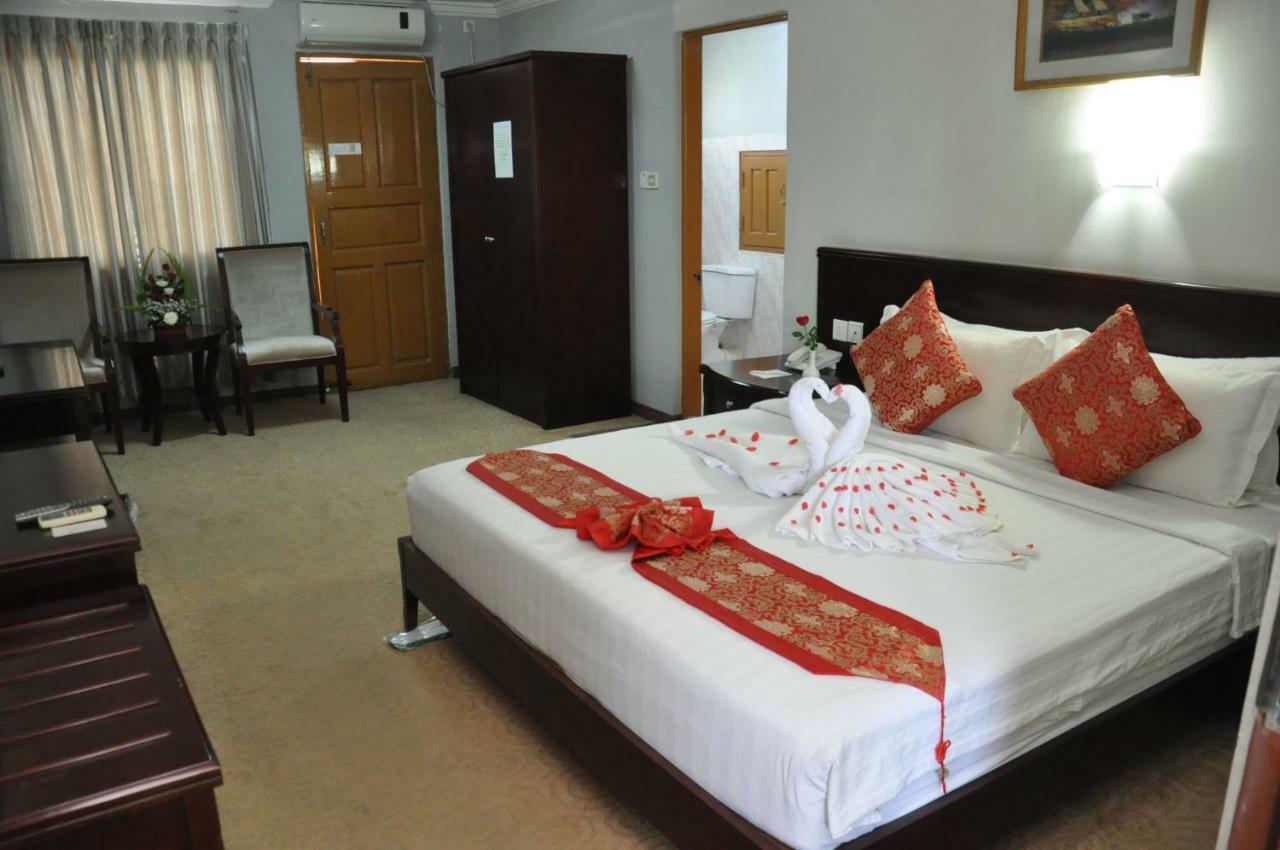 Green Leaf Hotel Yangon Exterior foto