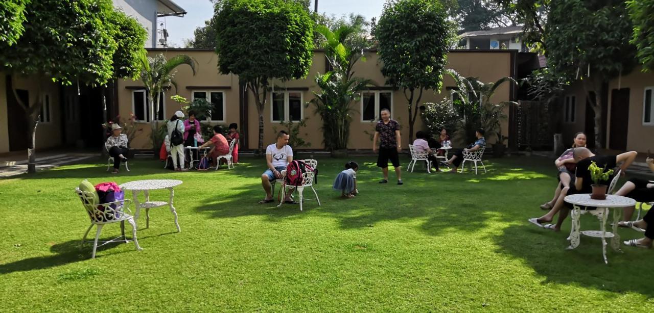 Green Leaf Hotel Yangon Exterior foto